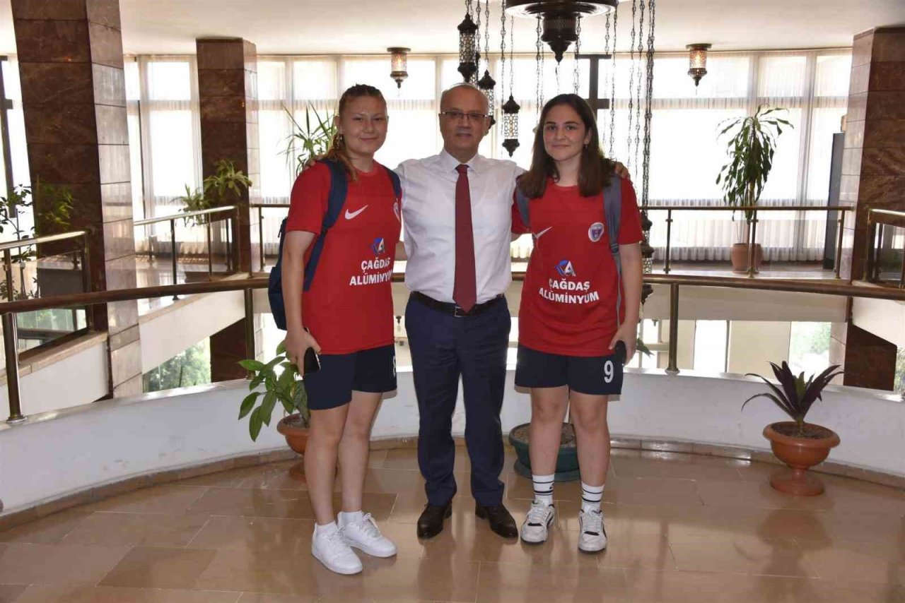 Başkan Kayda, Salihli’nin futboldaki sultanlarını ağırladı