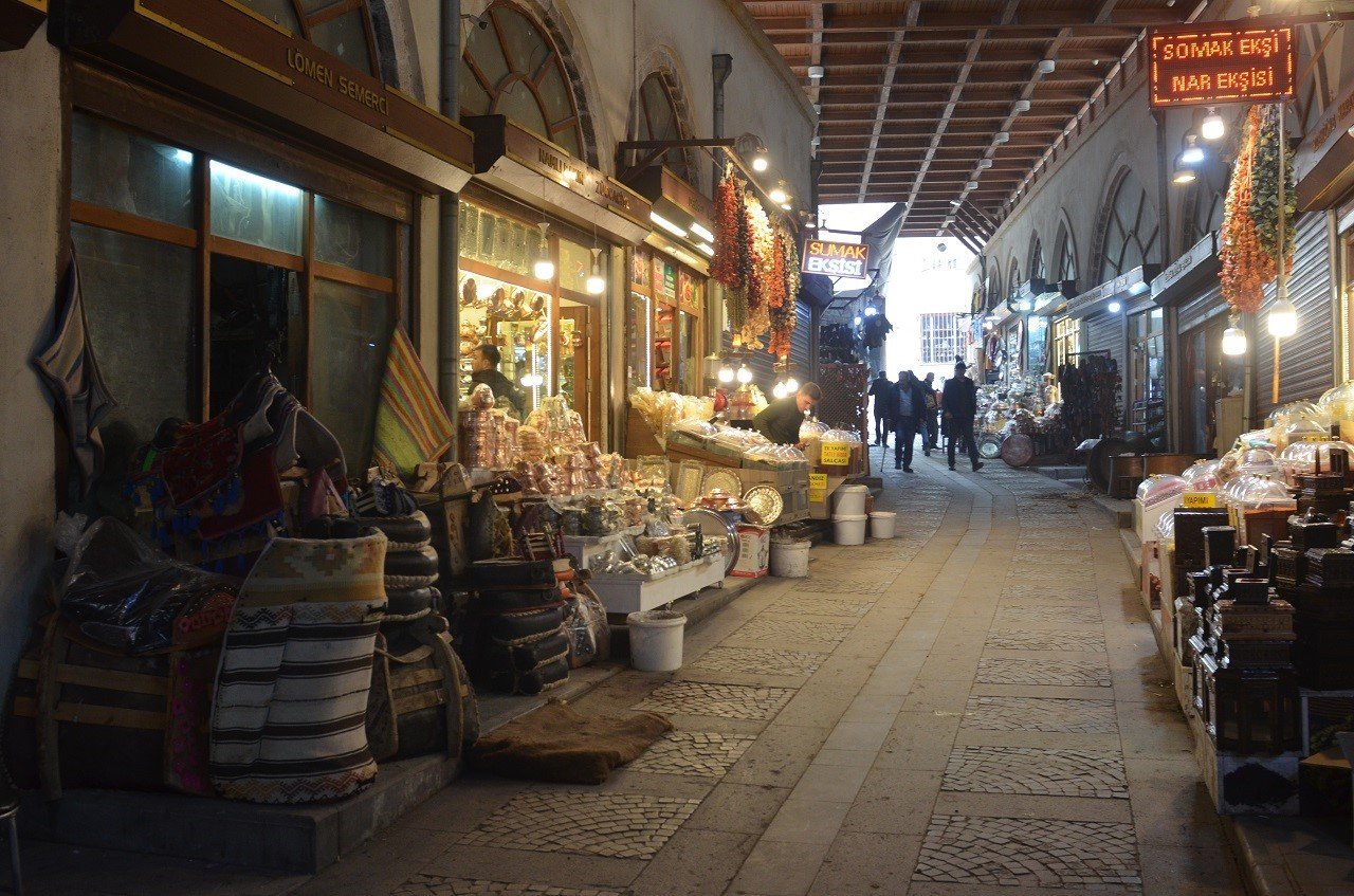 Tarihi Kapalı Çarşıda Kurban Bayramı hareketliliği yaşanıyor