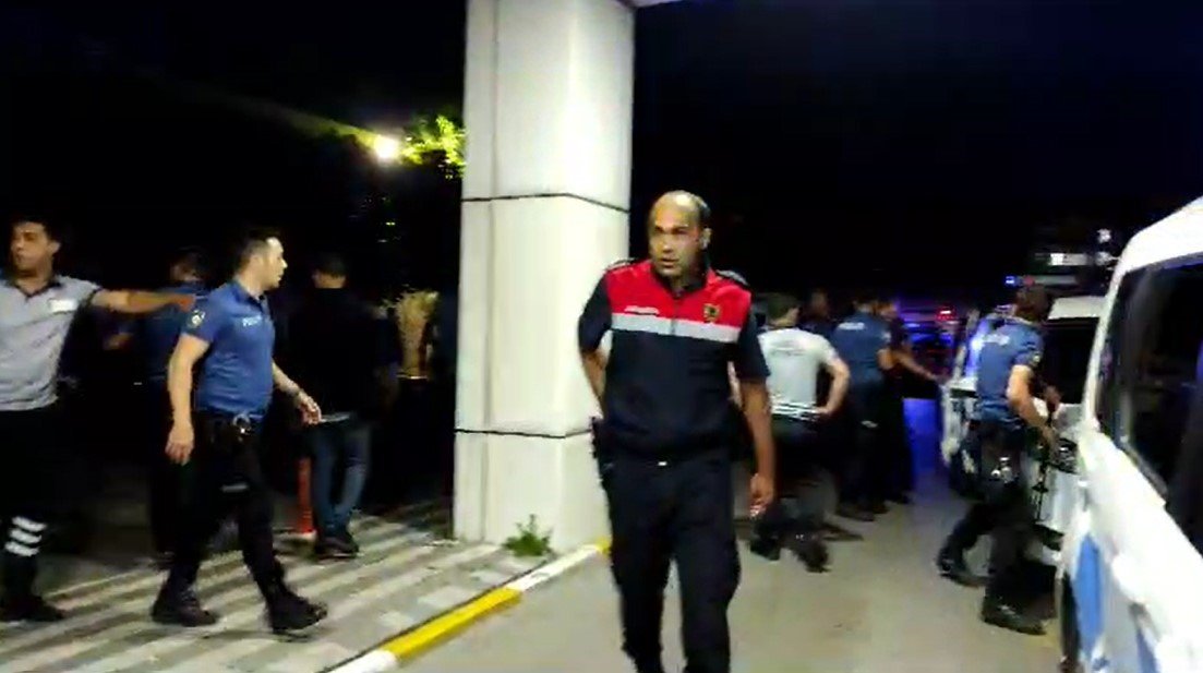 Düğün değil meydan savaşı: Emniyet güçlerine taşlı, sopalı ve baltalı saldırı