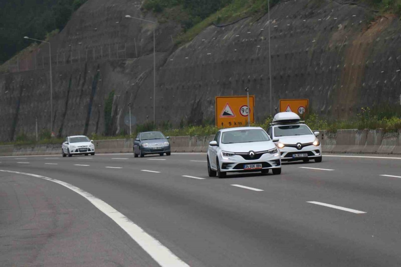 Bolu geçişinde trafik yoğunluğu azaldı