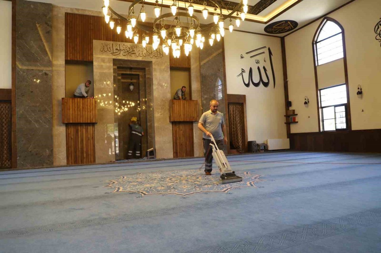 Tüm camiler bayram namazına hazır