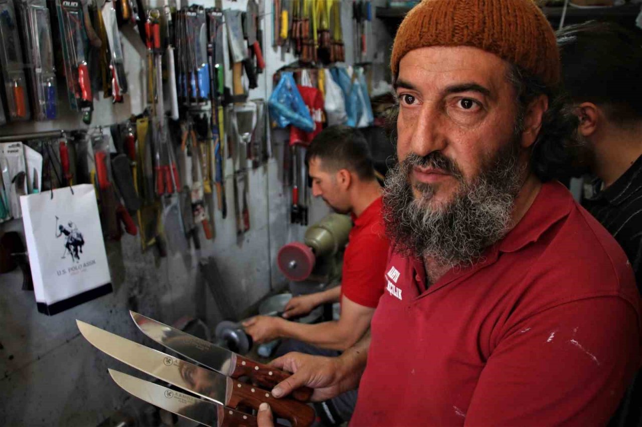 Bıçak bileme ustalarının ’Kurban Bayramı’ yoğunluğu