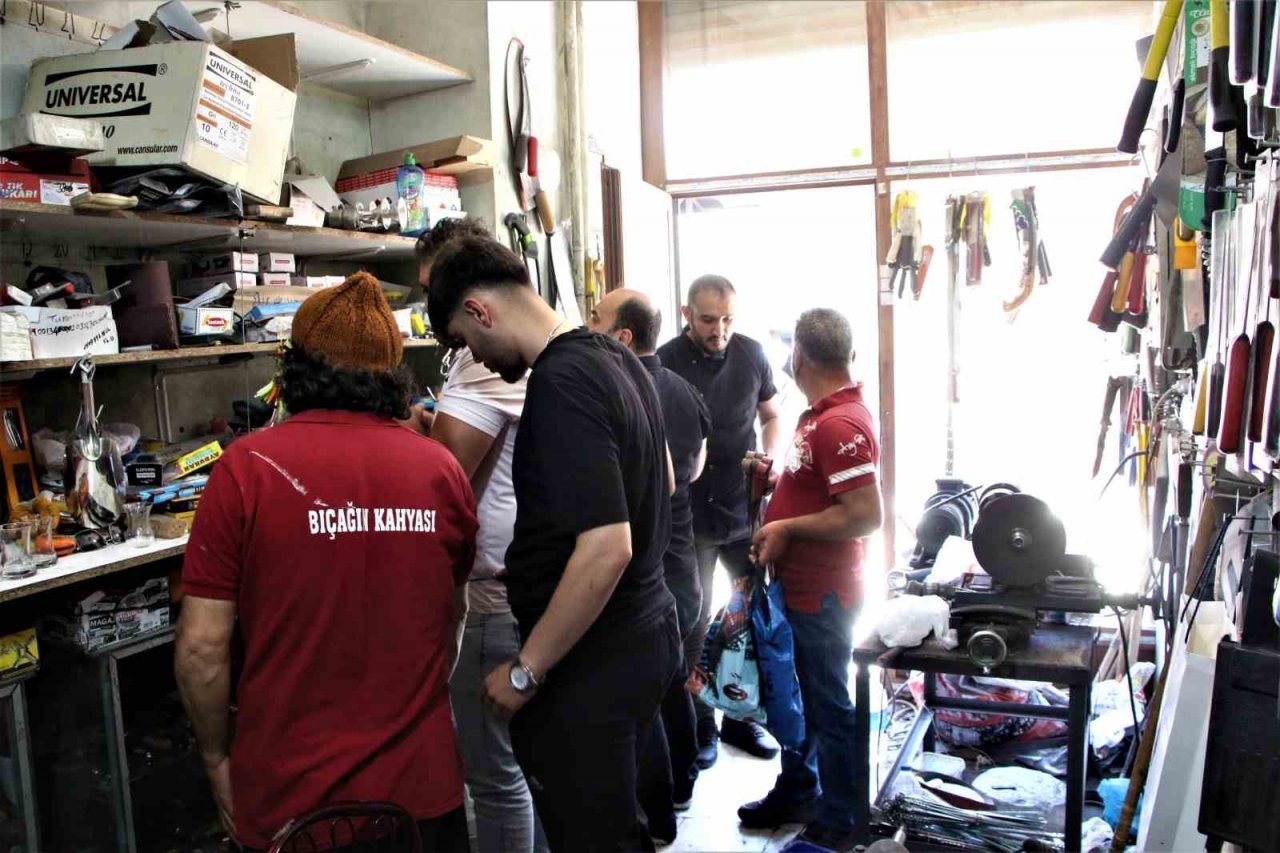 Bıçak bileme ustalarının ’Kurban Bayramı’ yoğunluğu