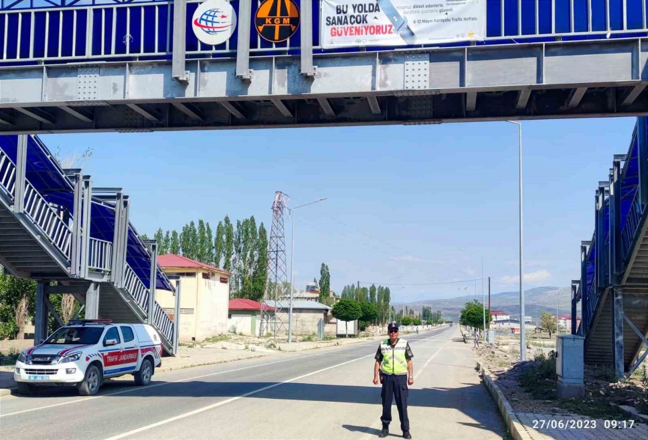 Ağrı’da Jandarmadan trafik denetimi
