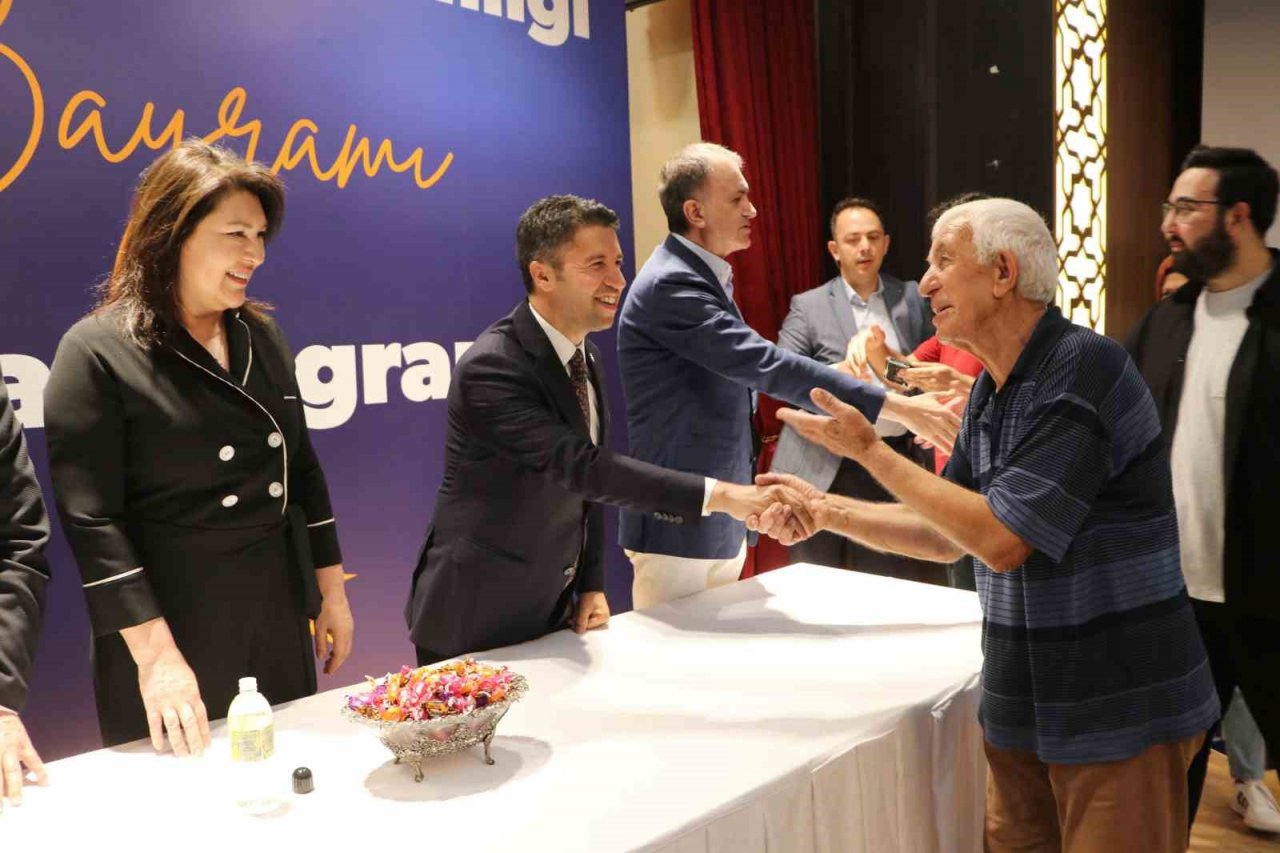 AK Parti Sözcüsü Çelik: "DEAŞ, YPG, PYD, PKK neyi hak ediyorsa FETÖ de onu hak etmektedir”