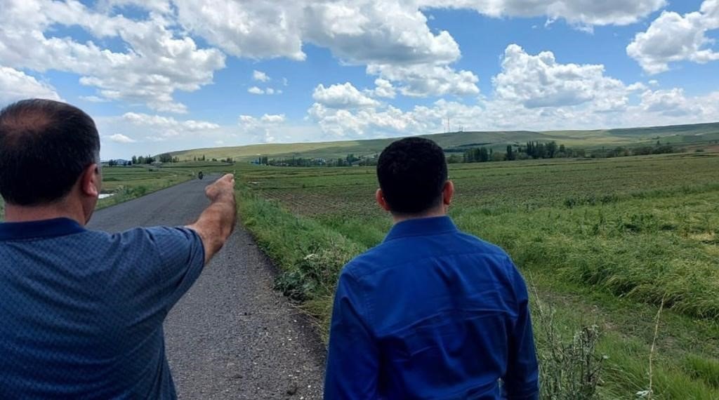 AK Parti milletvekili Çalkın, doludan zarar gören Akyaka’da