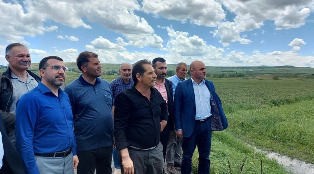 AK Parti milletvekili Çalkın, doludan zarar gören Akyaka’da