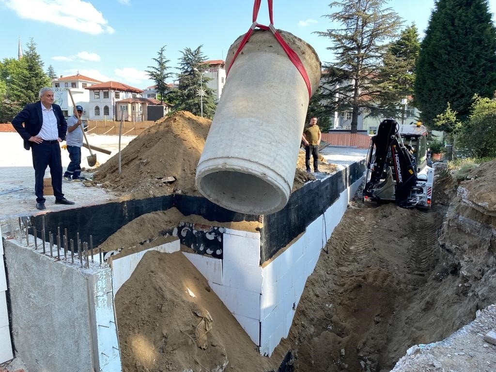 Başkan Bakkalcıoğlu altyapı çalışmalarına katıldı