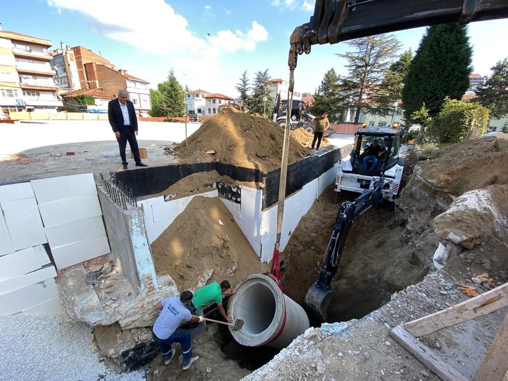 Başkan Bakkalcıoğlu altyapı çalışmalarına katıldı
