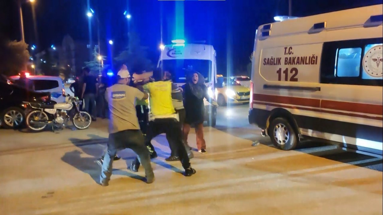 Burdur’da meydana gelen trafik kazasının ardından ortalık savaş alanına döndü