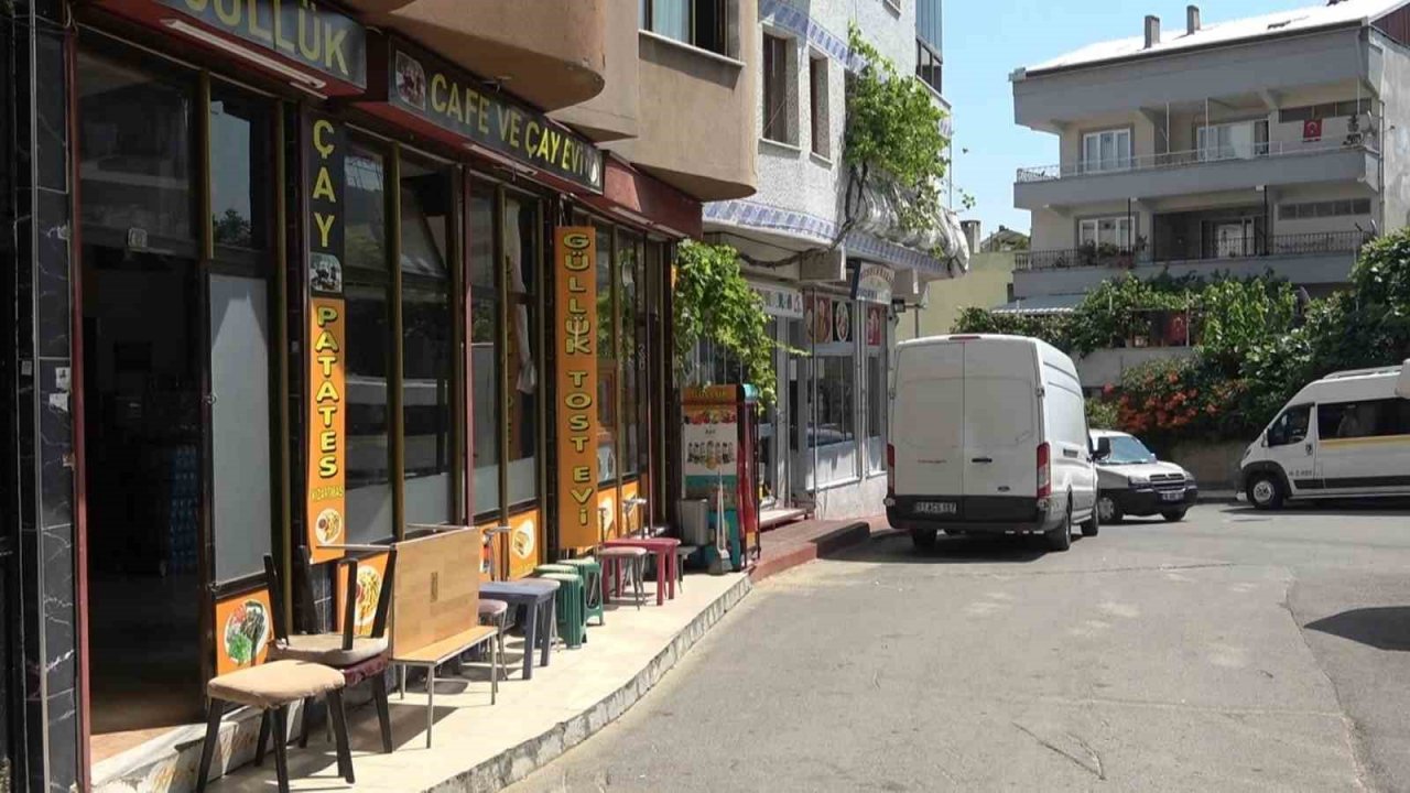 Çaycının borçlarını ödemek için biriktirdiği 100 bin lirayı poşete koyup böyle çaldı