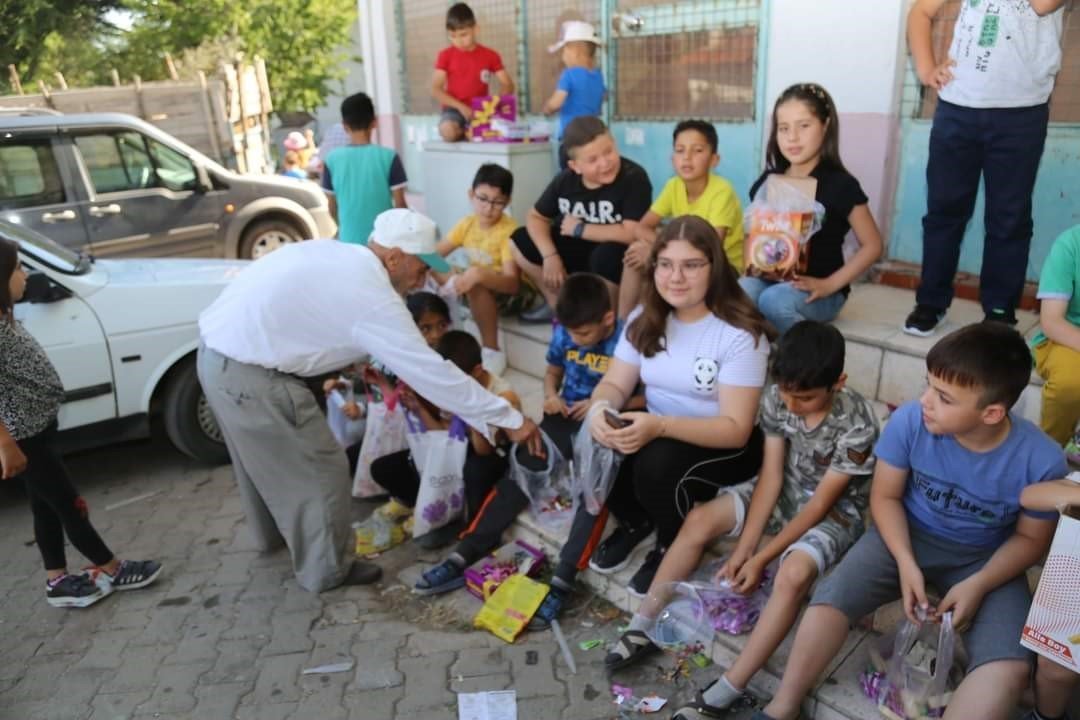 Belevili çocuklar kadim gelenek arafalığı yaşattı