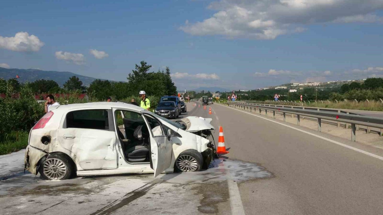 Hurdaya dönen araçtan burnu bile kanamadan çıktı