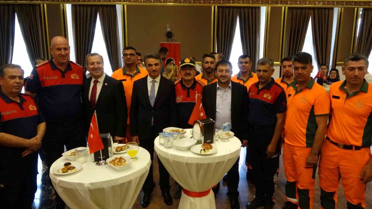 Isparta’da bayramlaşma programı