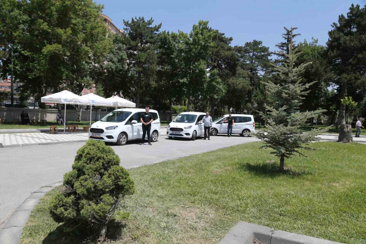 Büyükşehir’in mezarlık içi ücretsiz ulaşım hizmeti tam not aldı