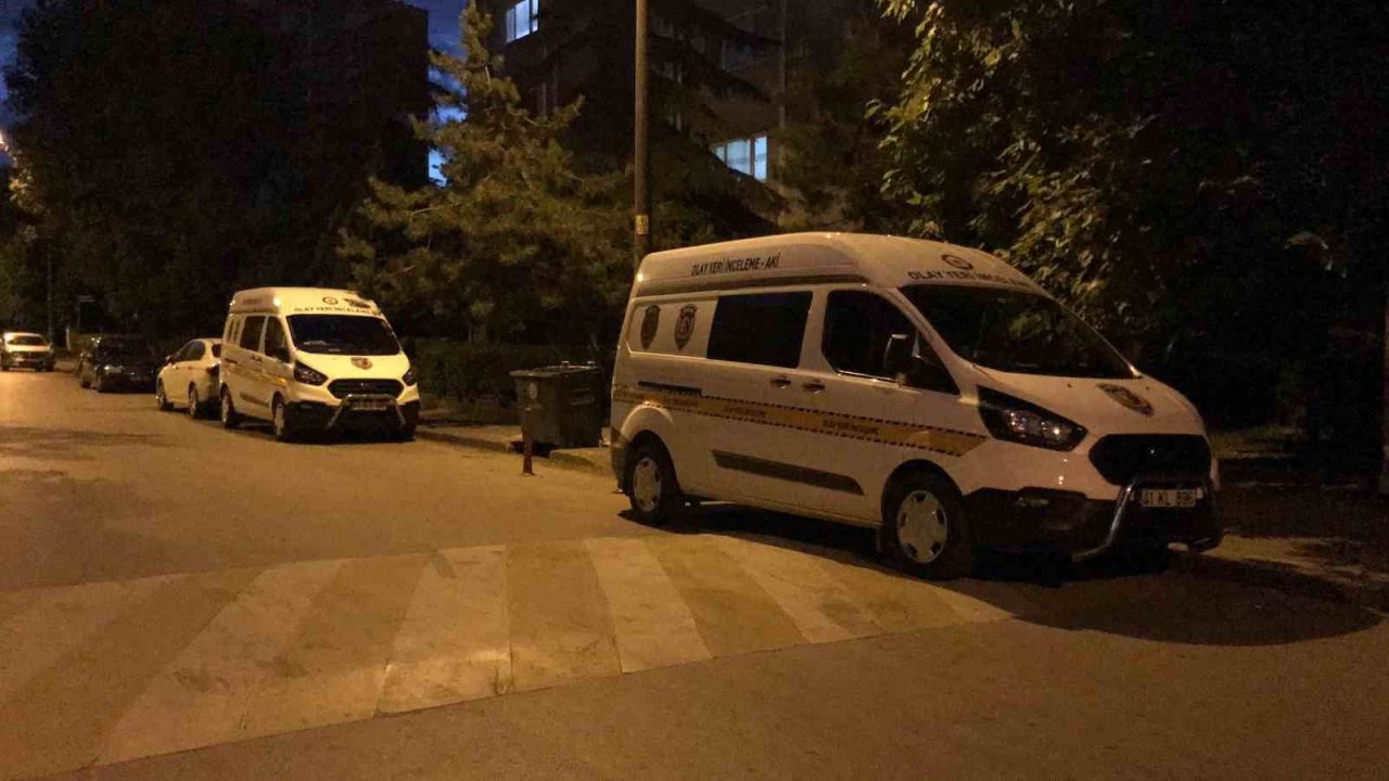 Polise yapılan ihbar korkunç olayı ortaya çıkardı: Önce sevgilisini öldürdü sonra intihar etti