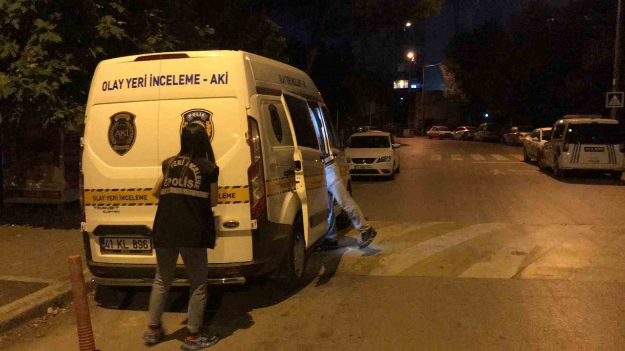 Polise yapılan ihbar korkunç olayı ortaya çıkardı: Önce sevgilisini öldürdü sonra intihar etti