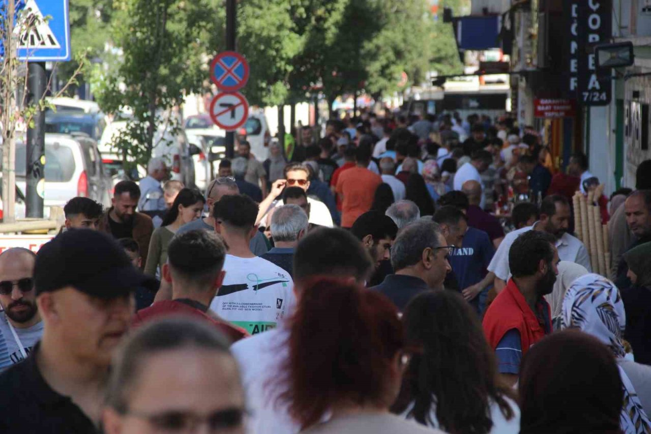 İstanbul boşaldı, Sivas doldu taştı