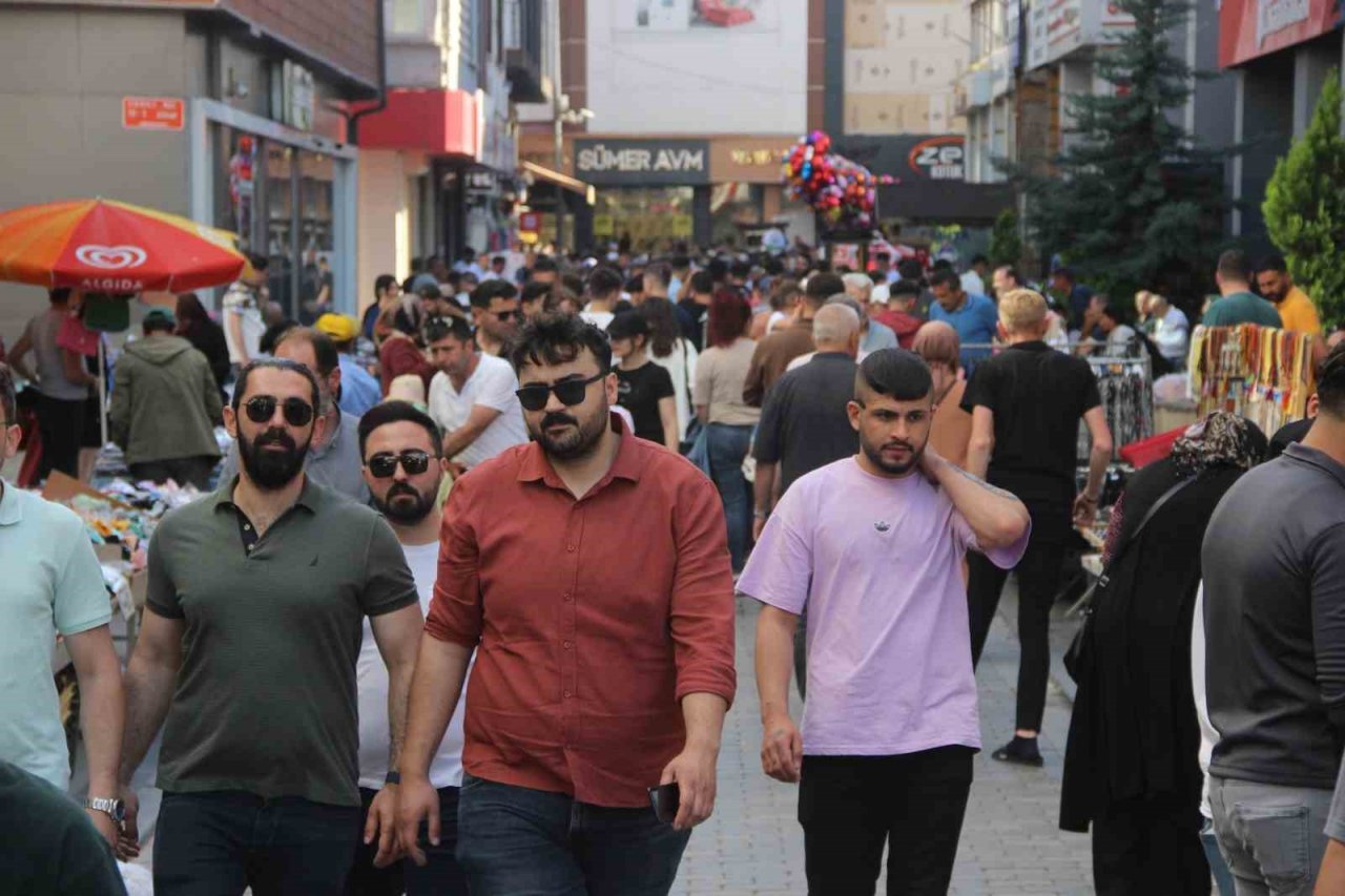 İstanbul boşaldı, Sivas doldu taştı