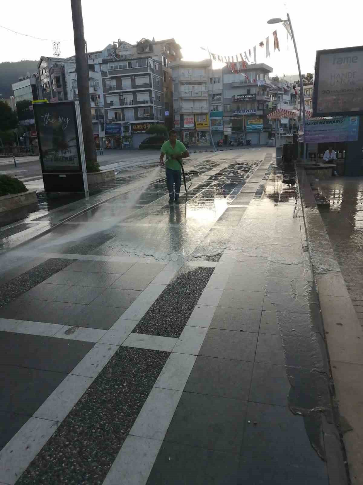 Marmaris Belediyesi bayram mesaisinde