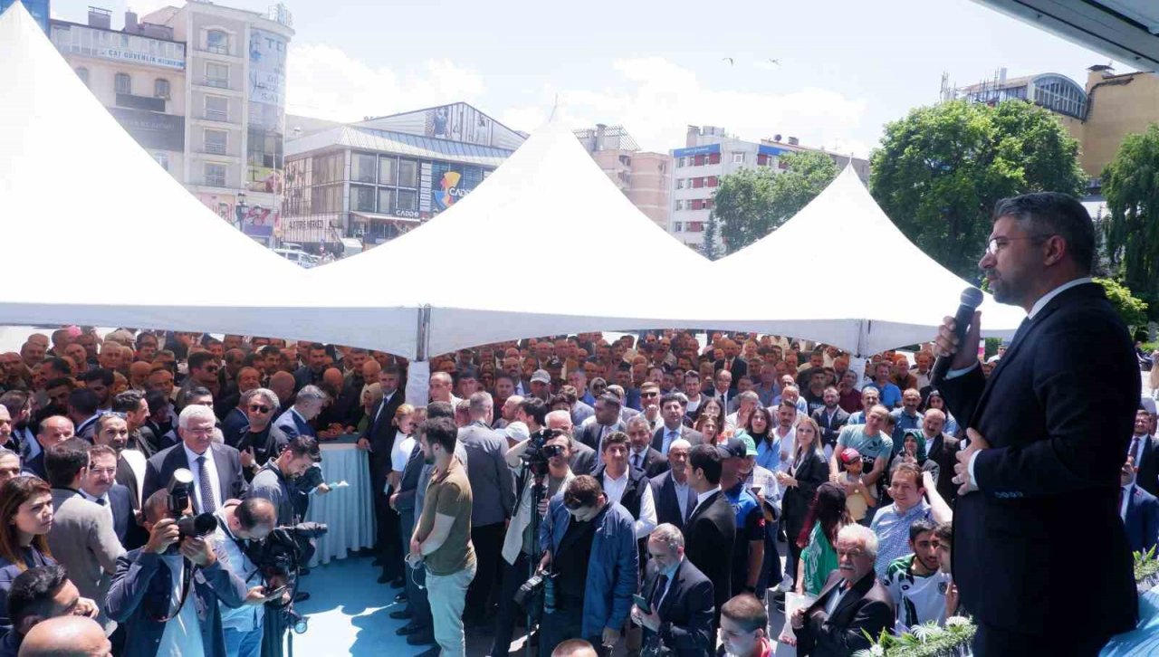 Bakan Tekin’den bayramlaşma programı