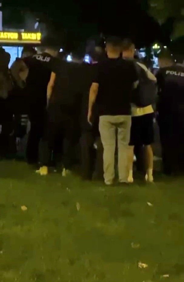 Şehrin göbeğinde eline bıçağı aldı, ortalığı birbirine kattı