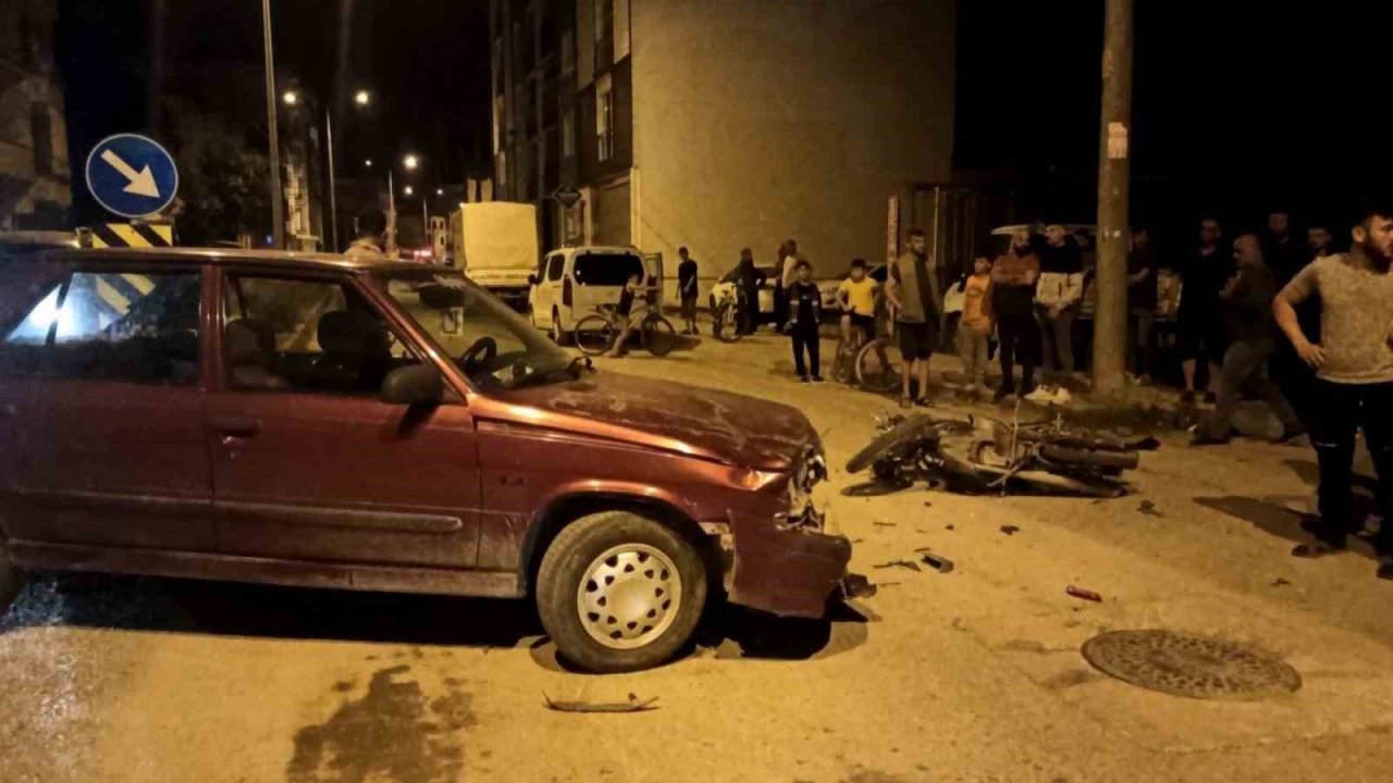 Otomobil ile motosiklet çarpıştı: 2 yaralı