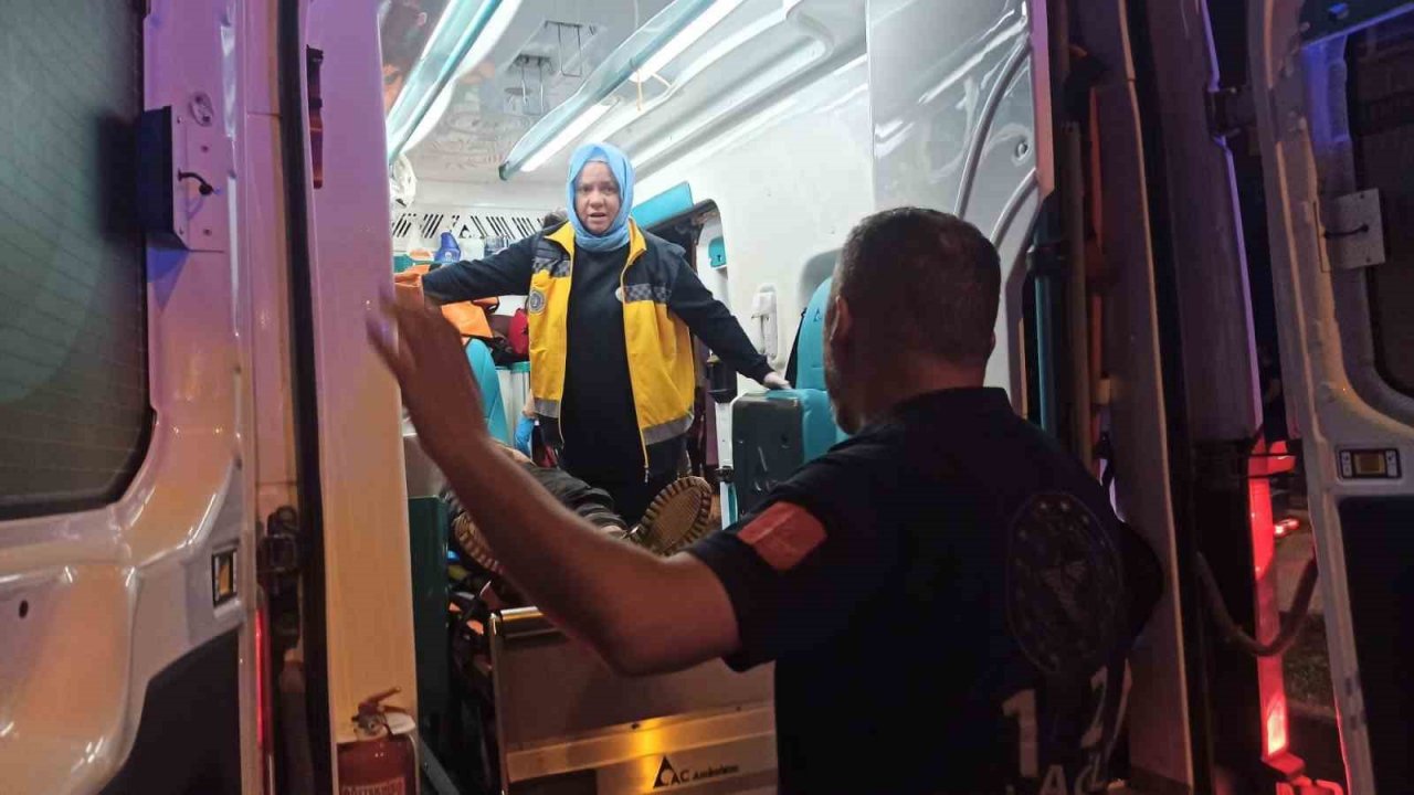 Otomobil ile motosiklet çarpıştı: 2 yaralı