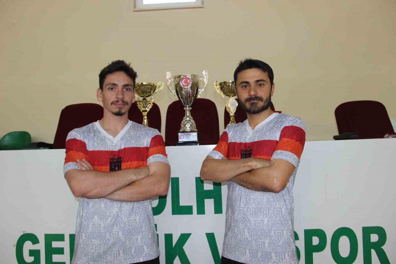 Solhan ayak tenisi takımı üçüncü kez Türkiye şampiyonu oldu