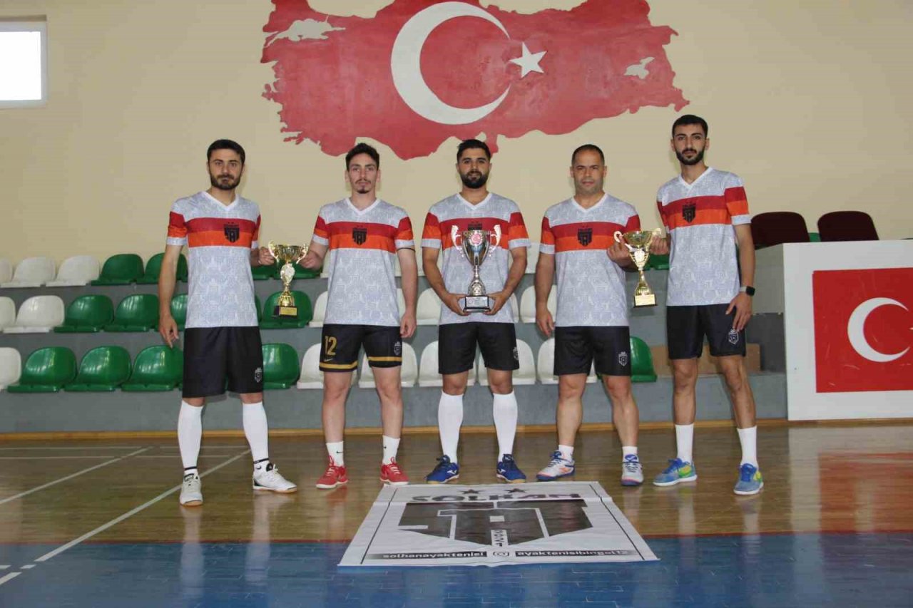 Solhan ayak tenisi takımı üçüncü kez Türkiye şampiyonu oldu