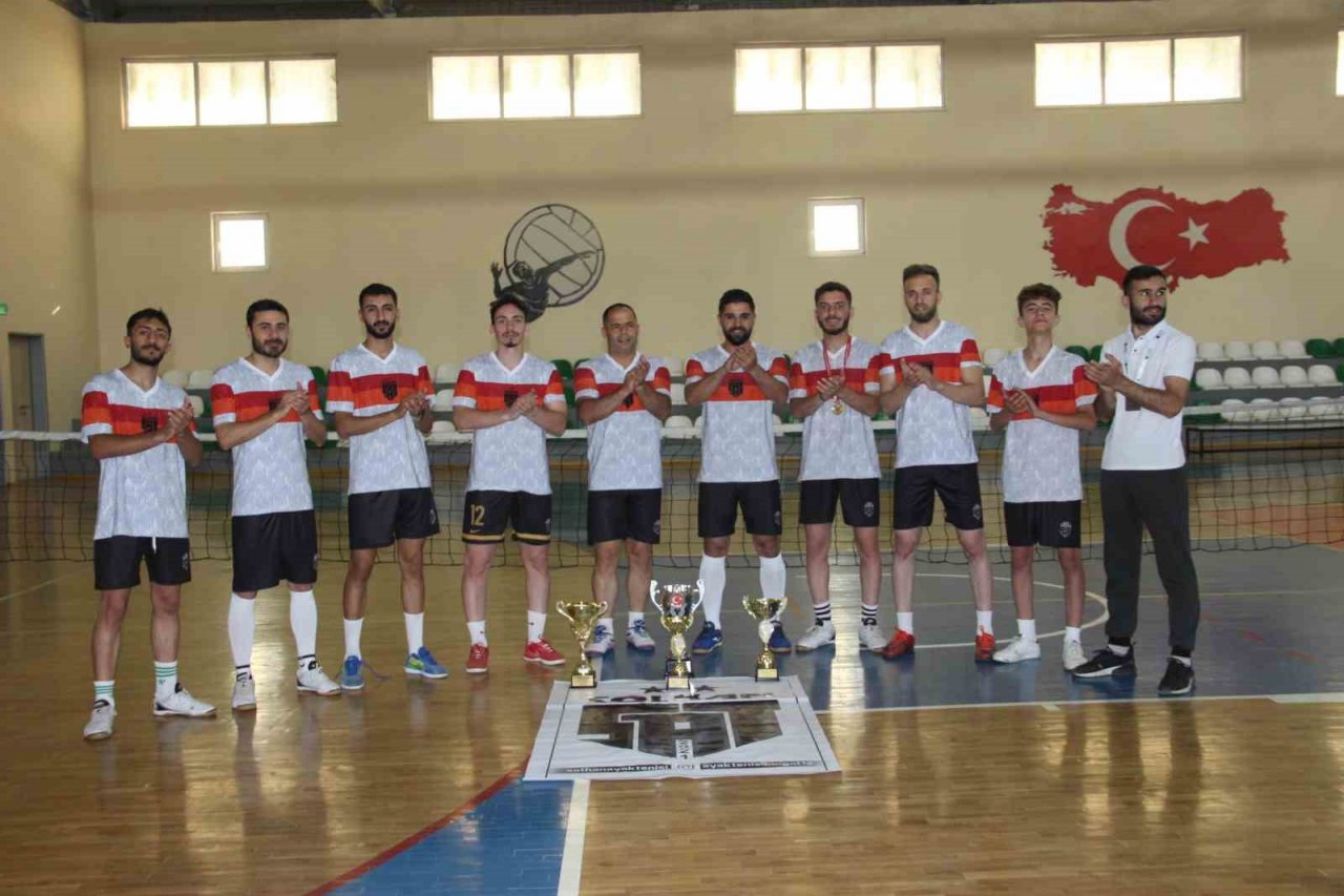 Solhan ayak tenisi takımı üçüncü kez Türkiye şampiyonu oldu