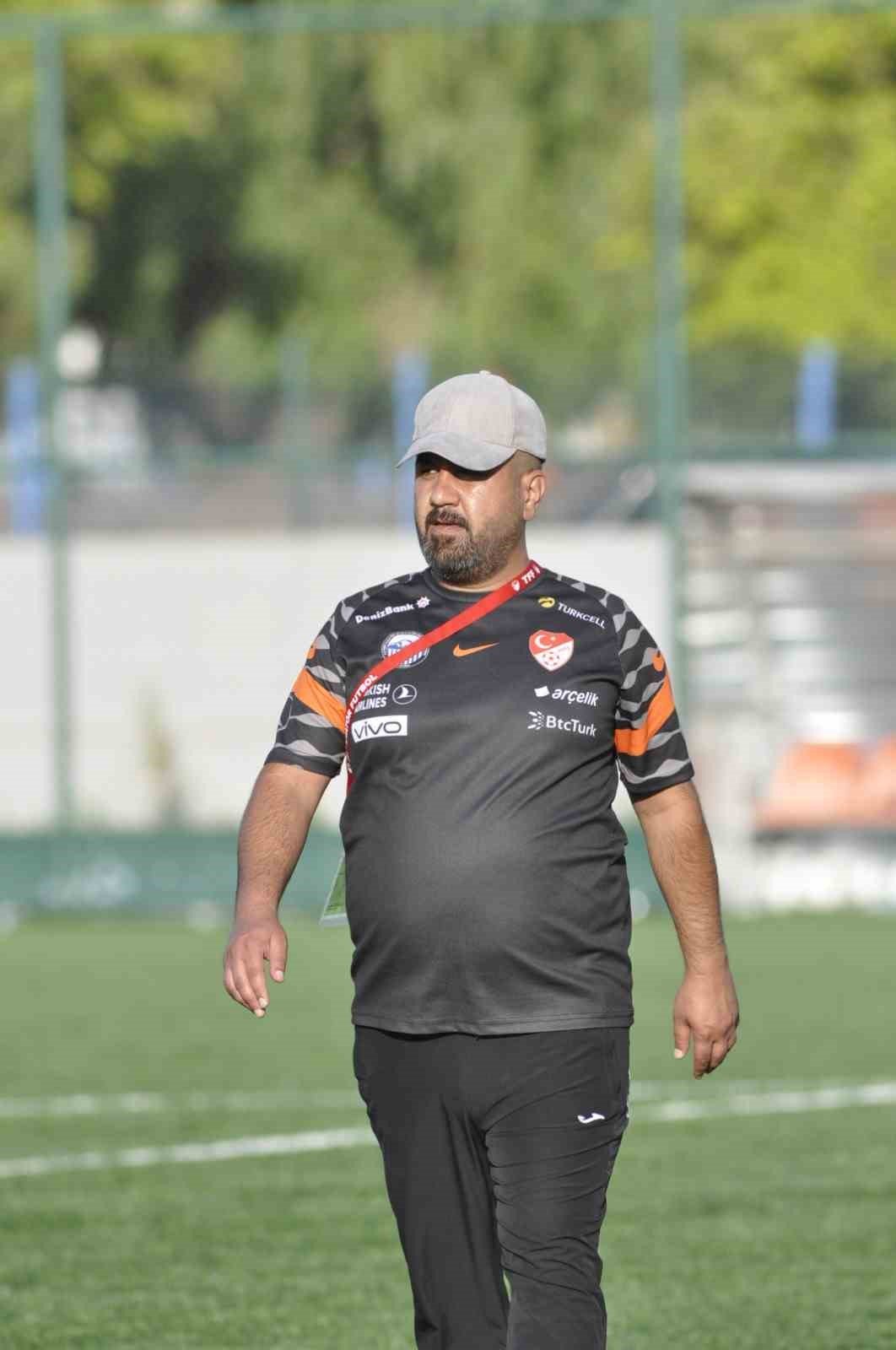 Yeni Esenspor Antrenörü Faruk Yıldız: “Her güzel şeyin bir sonu varmış”