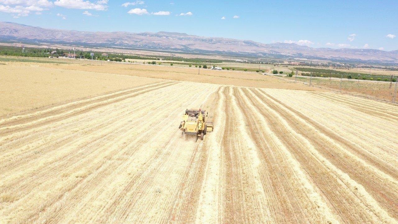Yeşilyurt Belediyesi’nden depremzede üreticilere destek