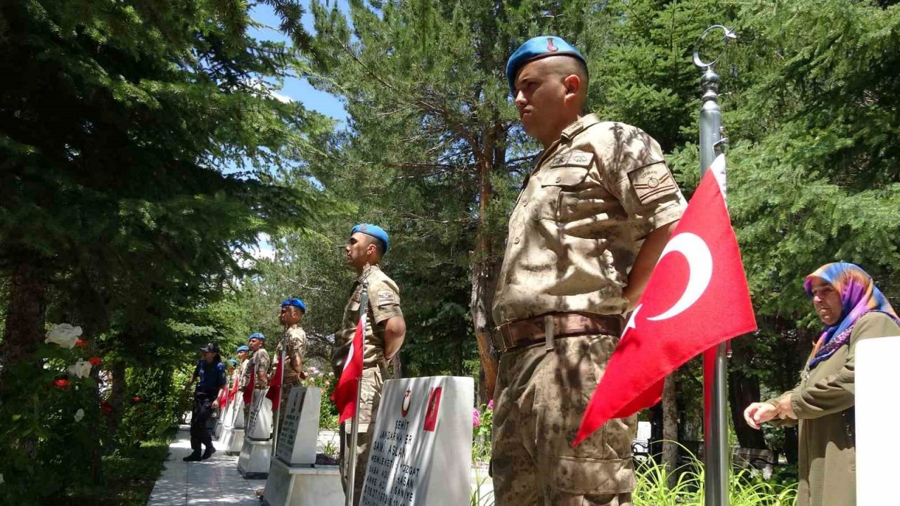 Yozgat’ta Kurban Bayramı arifesinde şehitlik ziyaret edildi