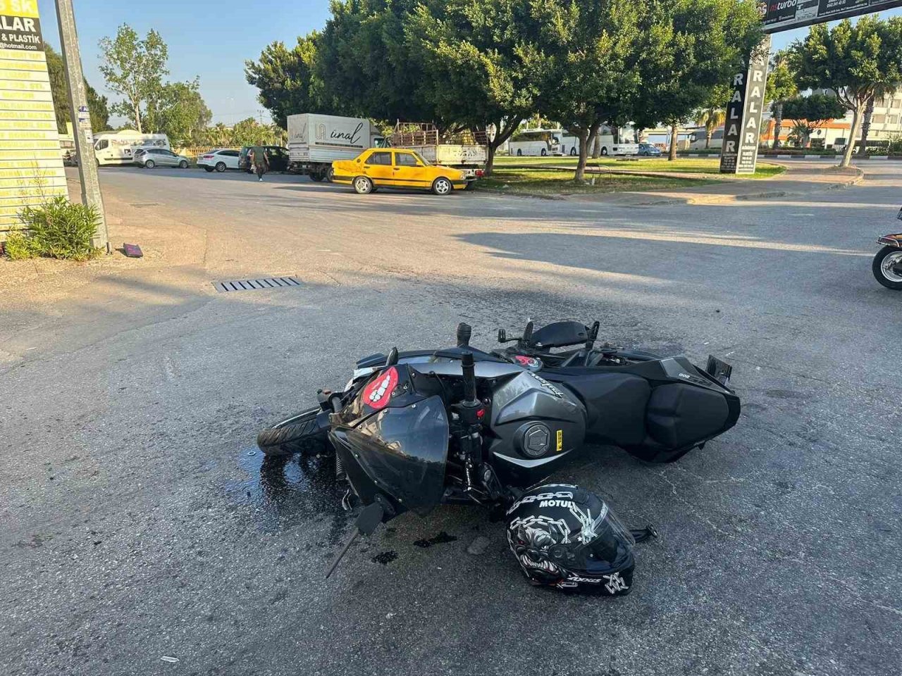 Kaskı sayesinde ölümden döndü