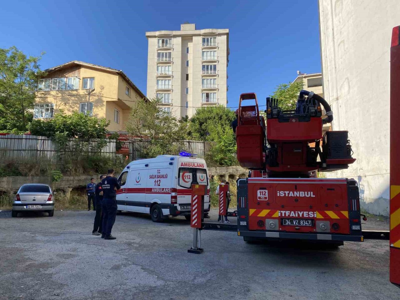 Bayram sabahına yangınla uyandılar