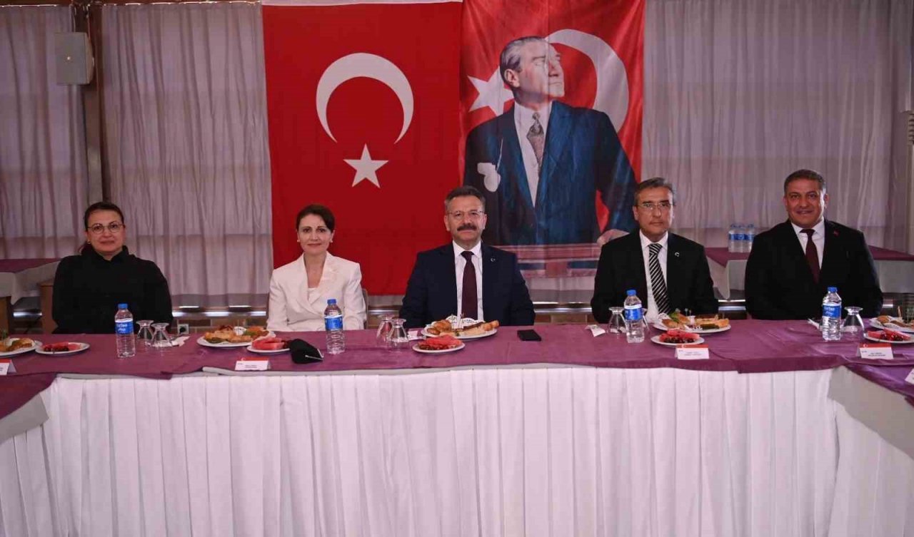 Vali Aksoy, kaymakamlarla bayramlaştı