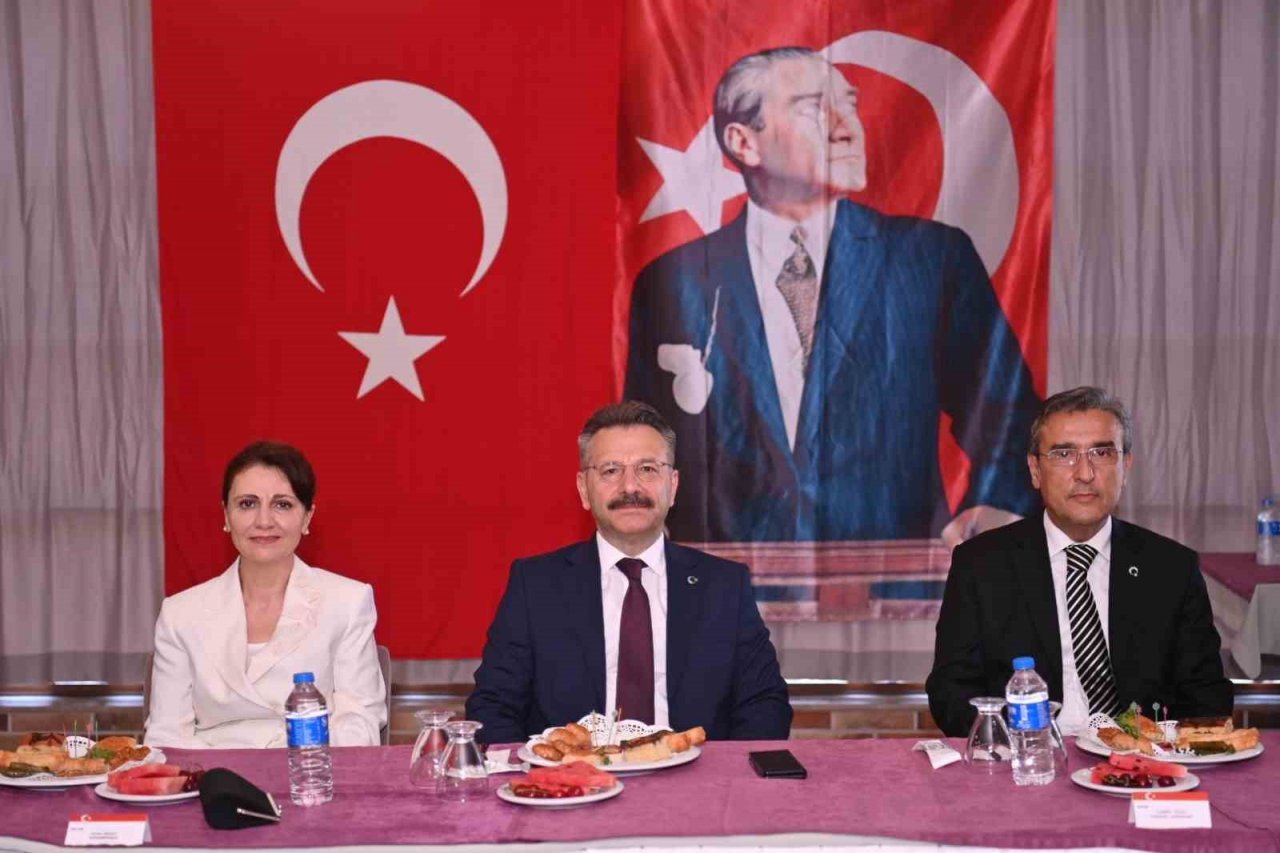 Vali Aksoy, kaymakamlarla bayramlaştı