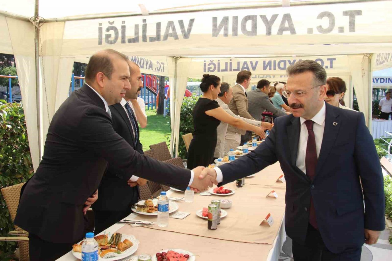 Aydın protokolü bayramlaştı