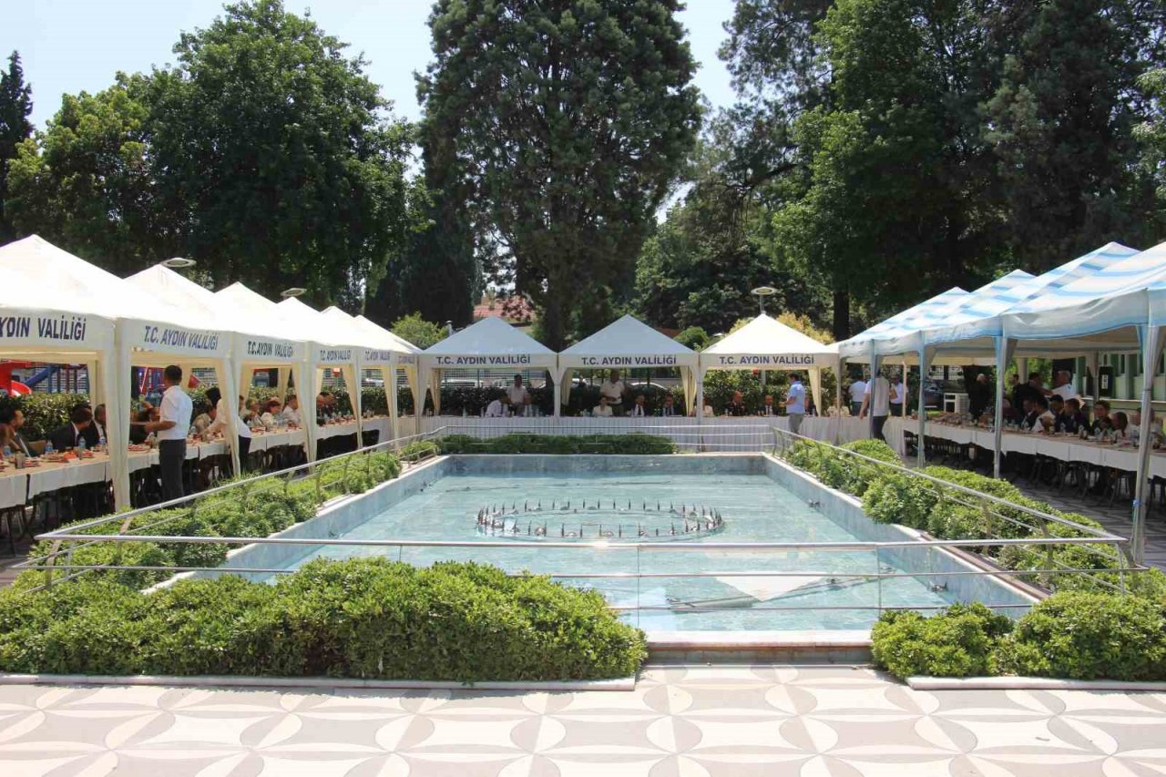 Aydın protokolü bayramlaştı