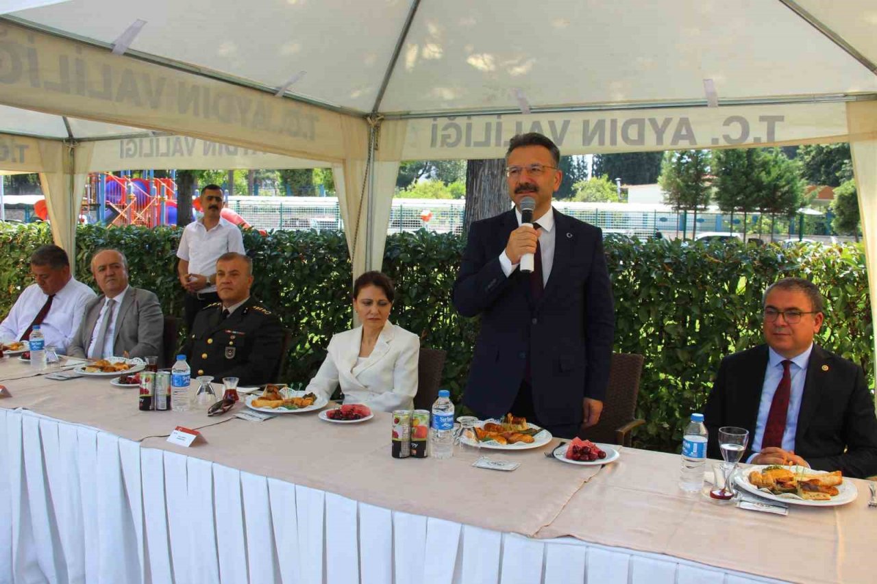 Aydın protokolü bayramlaştı