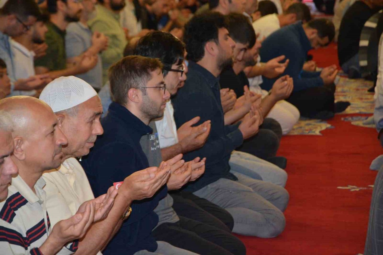 Balıkesir bayram namazında Zağnospaşa’da buluştu