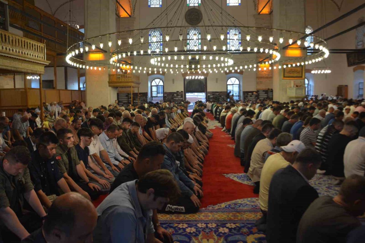 Balıkesir bayram namazında Zağnospaşa’da buluştu