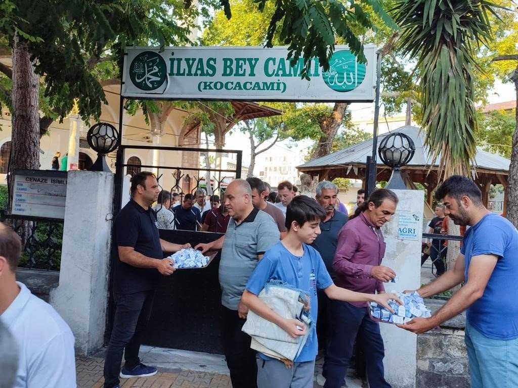 Aydın Büyükşehir Belediyesi vatandaşlarla bayramlaştı