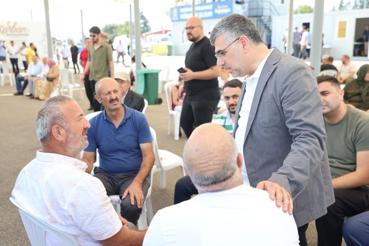 Sultanbeyli’de bayramlaşma kurban alanında yapıldı