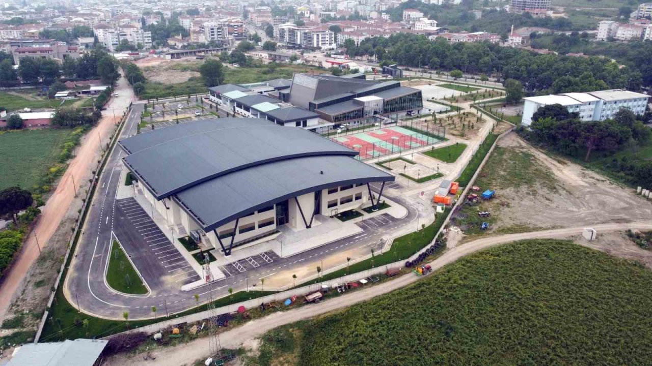 Mustafakemalpaşa’da hizmete girdi... Kültür, sanat ve spor tek merkezde