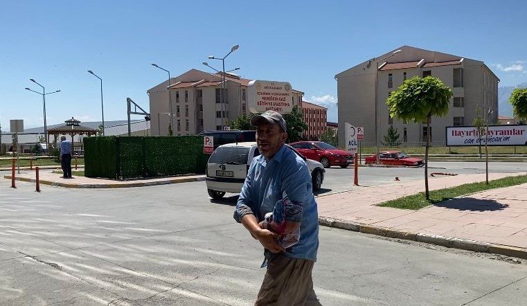 Erzincan’da acemi kasaplar hastanenin yolunu tuttu