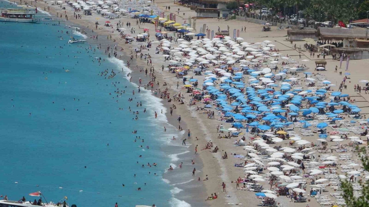 Fethiye’de bayram yoğunluğu trafiğe yansıdı