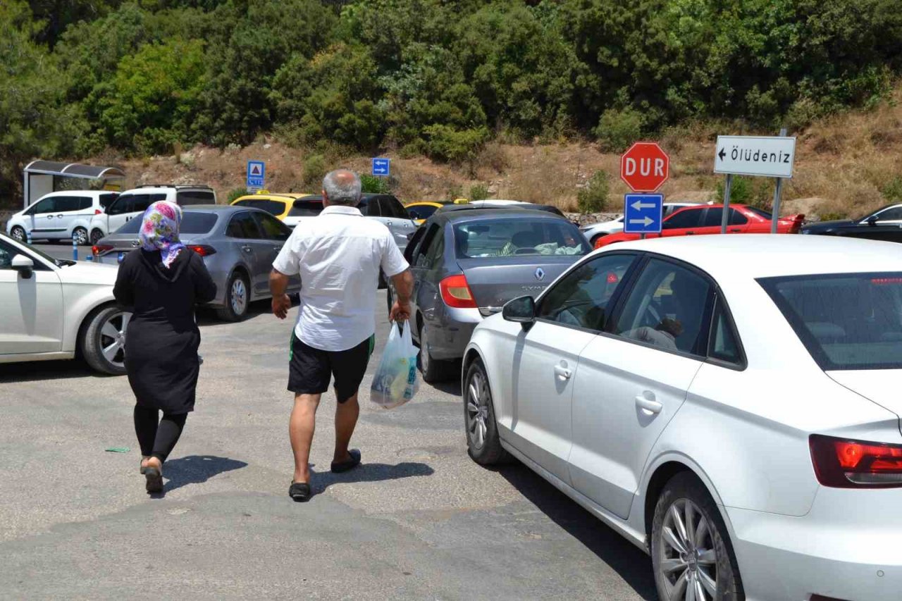 Fethiye’de bayram yoğunluğu trafiğe yansıdı