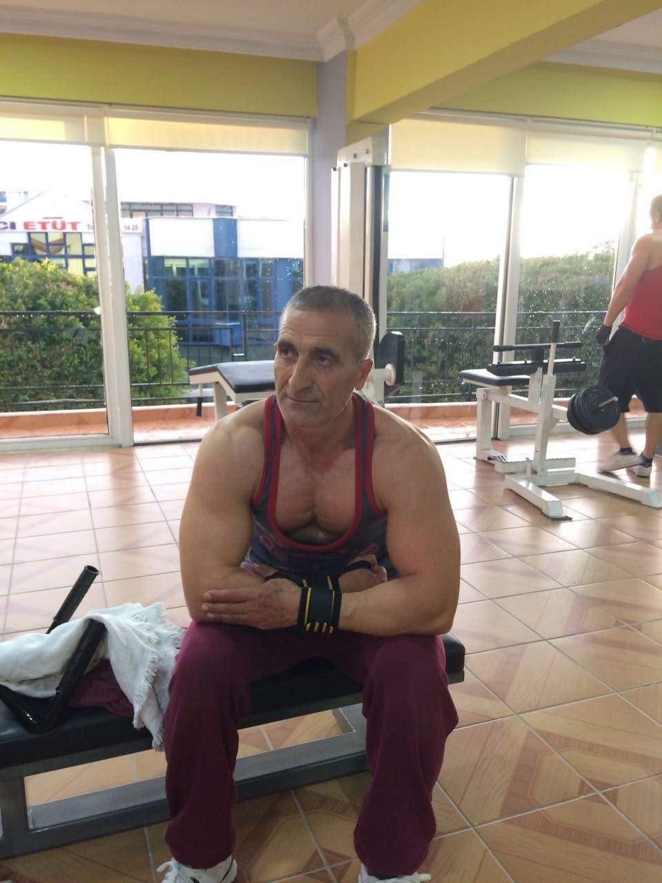 Vücut geliştirme ve fitness sporcusu muhtar intihar etti